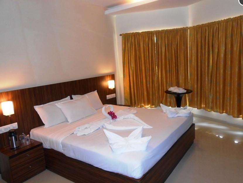 Jade Beach Resort Tirupporur Exterior photo